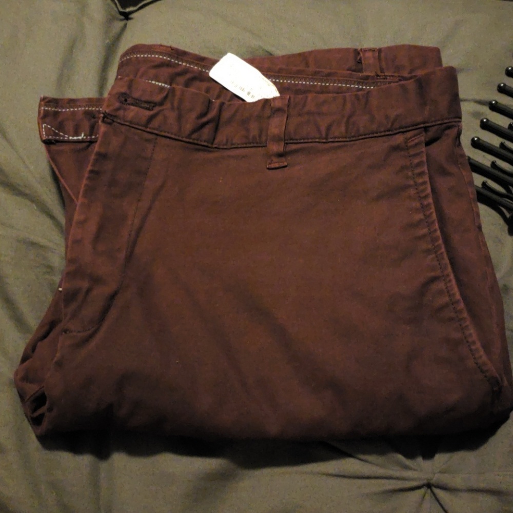 Pants, jeans (maroon Chino pant)